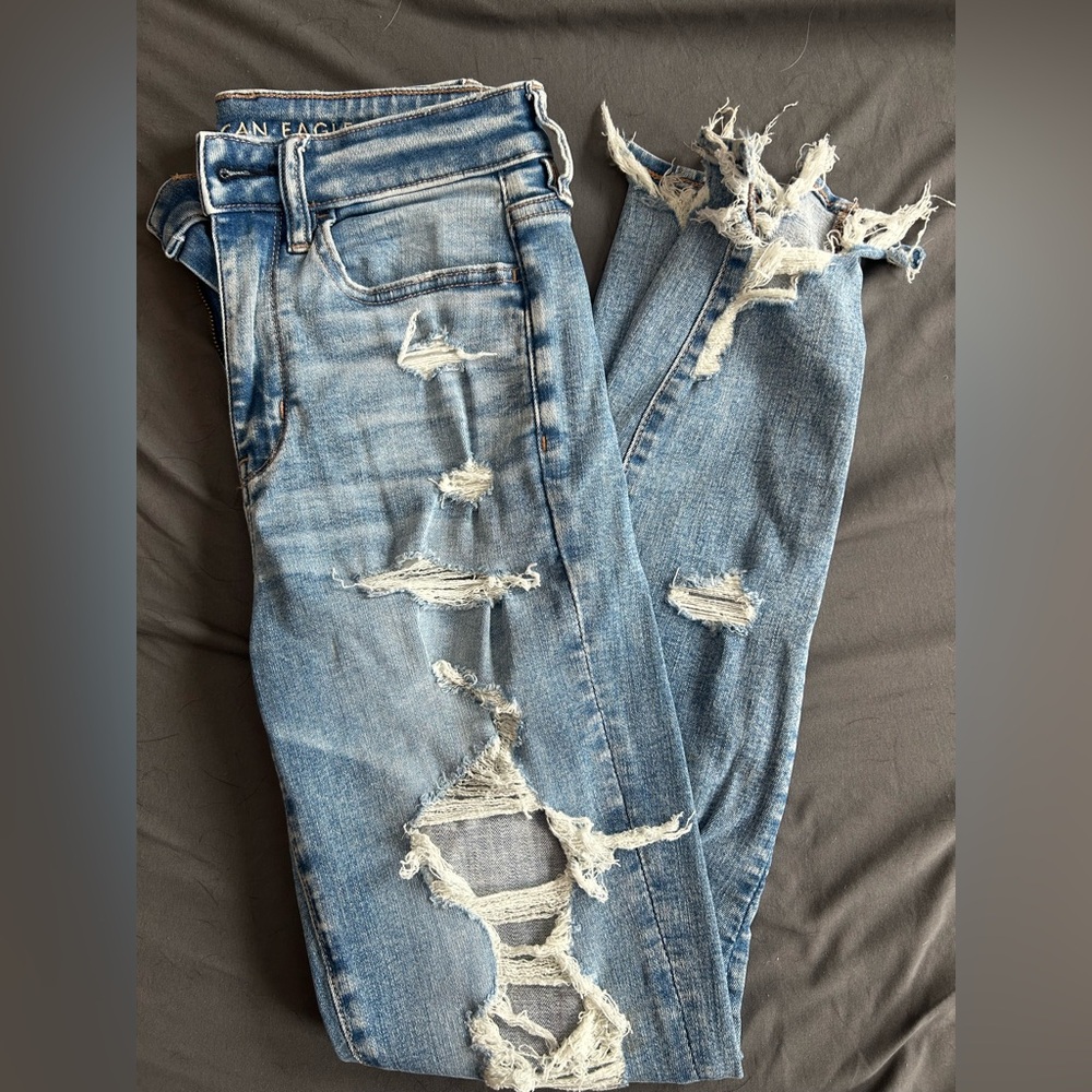 NEW American Eagle Outfitters Ripped Light Blue Skinny Jeans